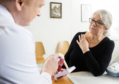 чем лечить если болит левая лопатка на спине