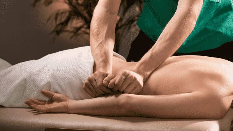 Что делать, если потянул мышцу на спине