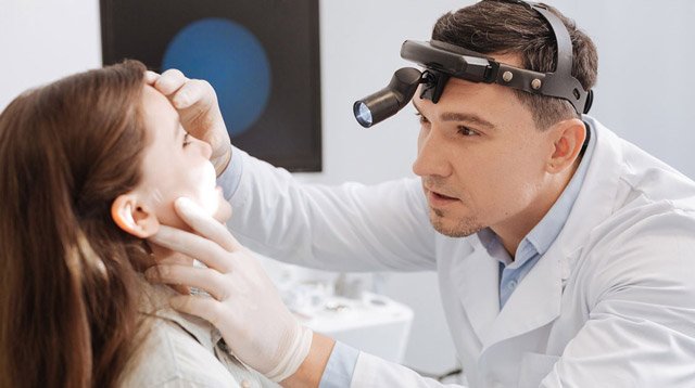 Болит голова высмаркиваюсь с кровью