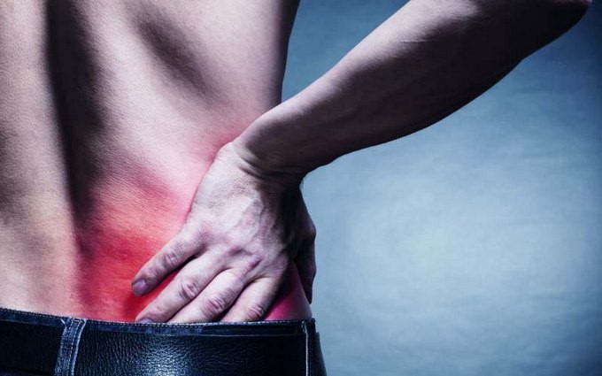 При ходьбе болит правый бок спины