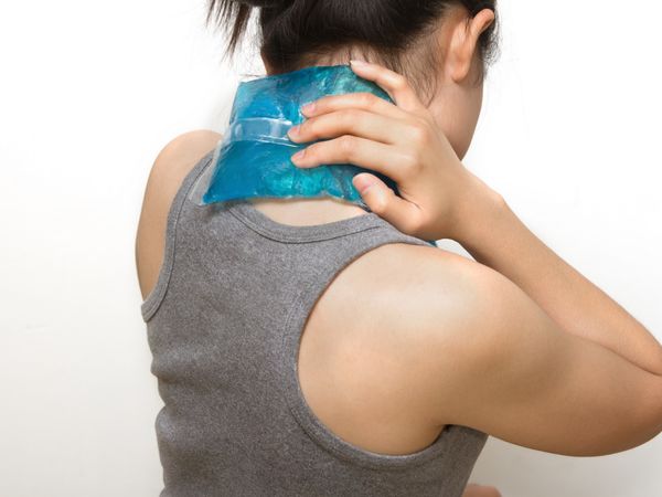 Холодный компресс на шею